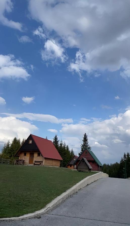 Bungalows Krstajic 자블야크 외부 사진