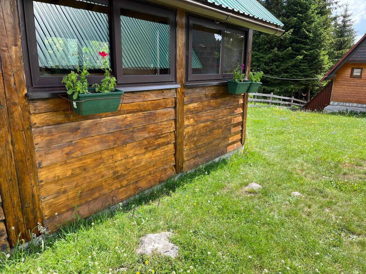 Bungalows Krstajic 자블야크 외부 사진
