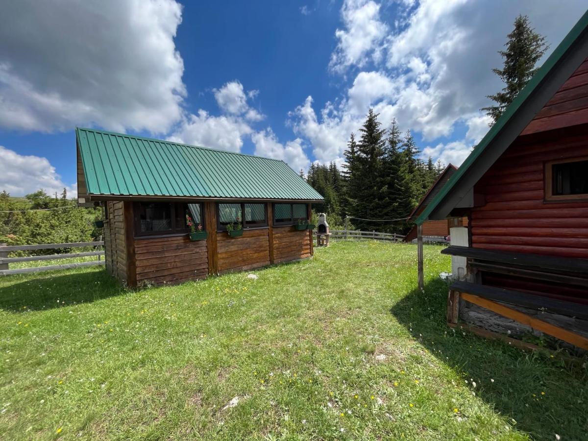 Bungalows Krstajic 자블야크 외부 사진