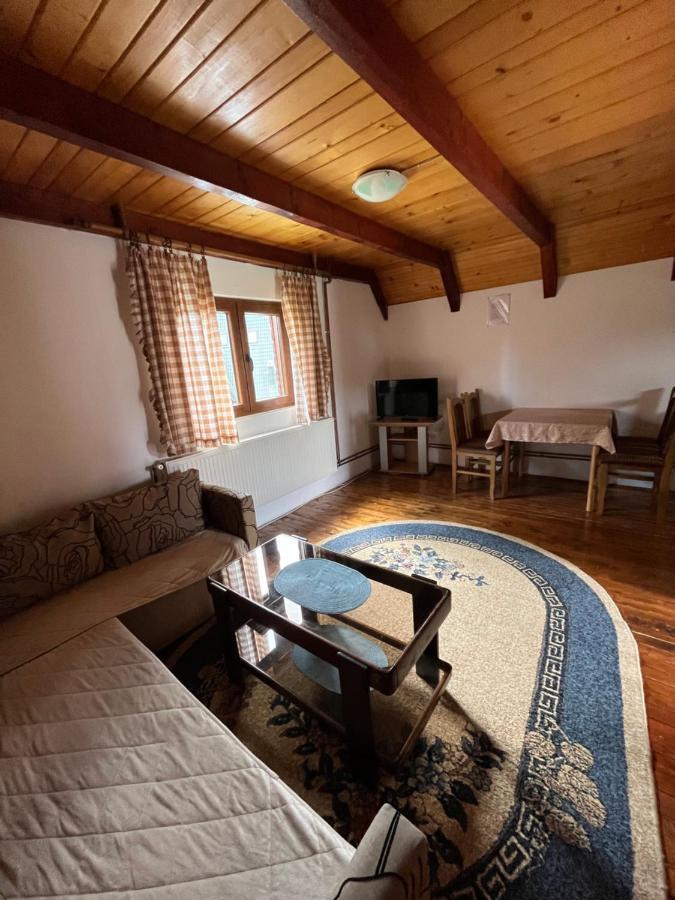 Bungalows Krstajic 자블야크 외부 사진