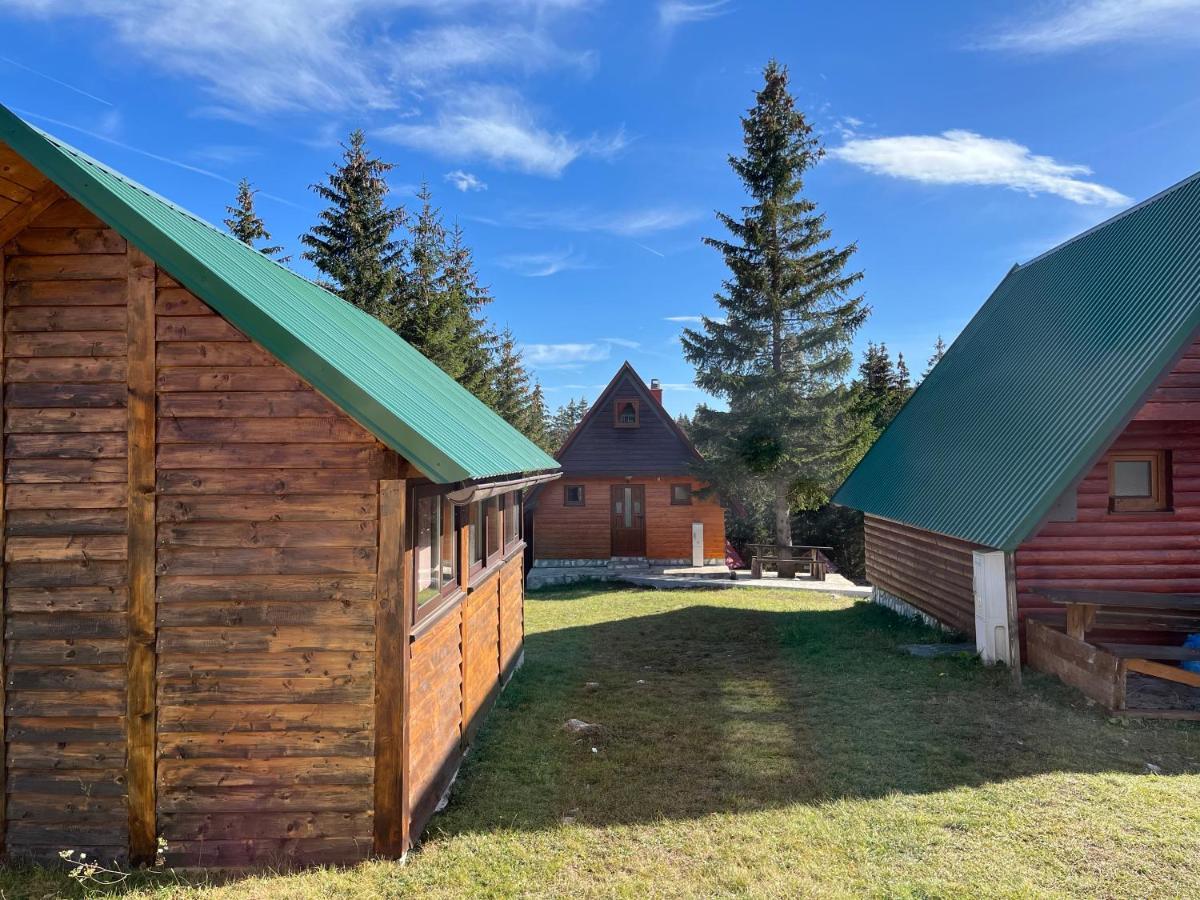 Bungalows Krstajic 자블야크 외부 사진