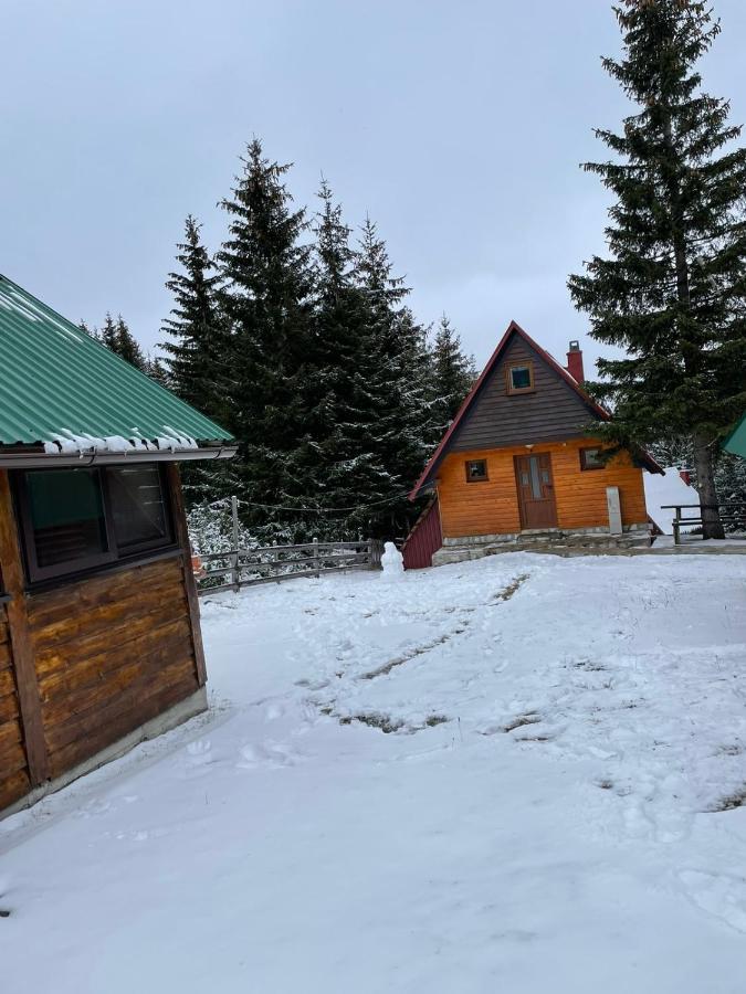 Bungalows Krstajic 자블야크 외부 사진