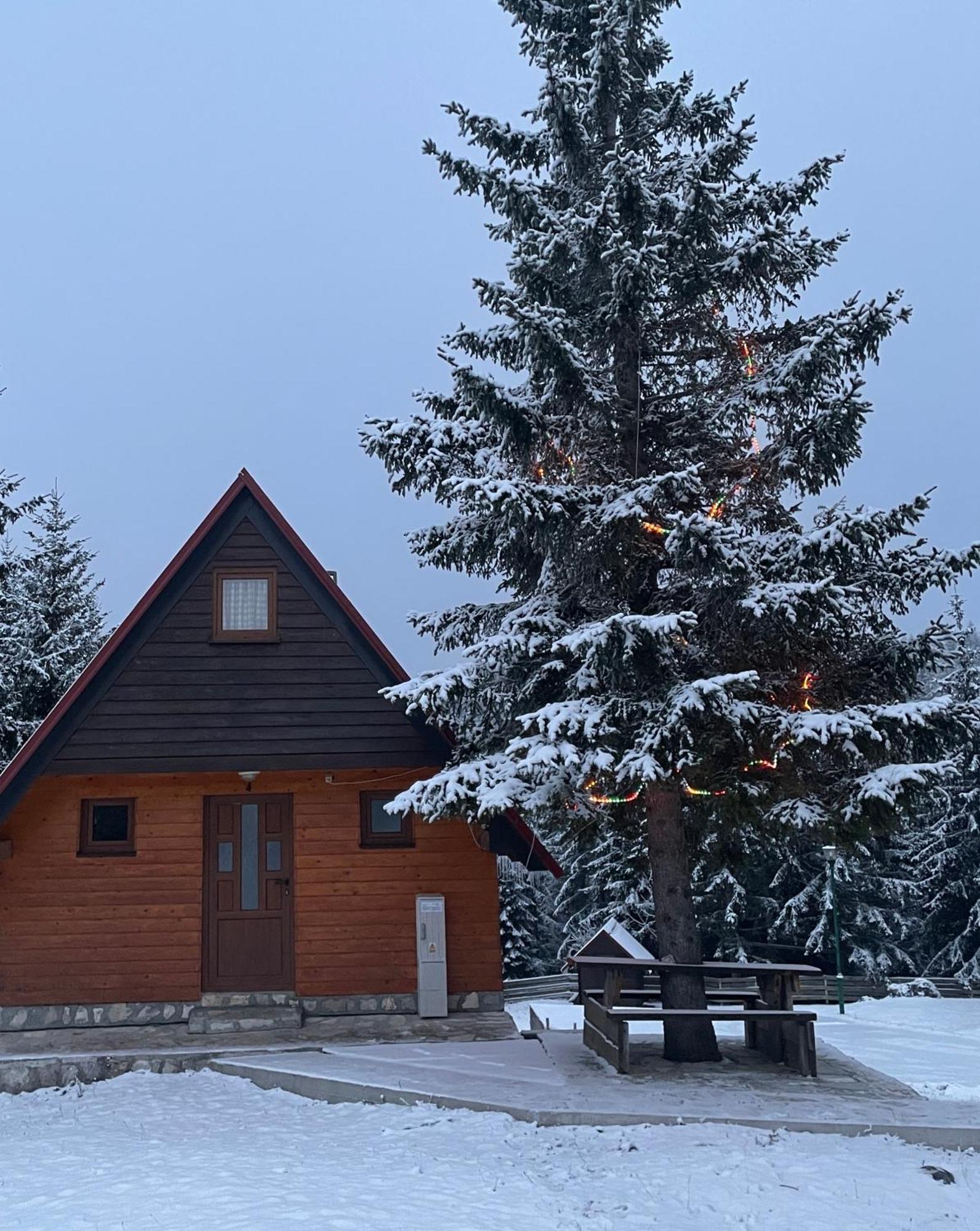 Bungalows Krstajic 자블야크 외부 사진