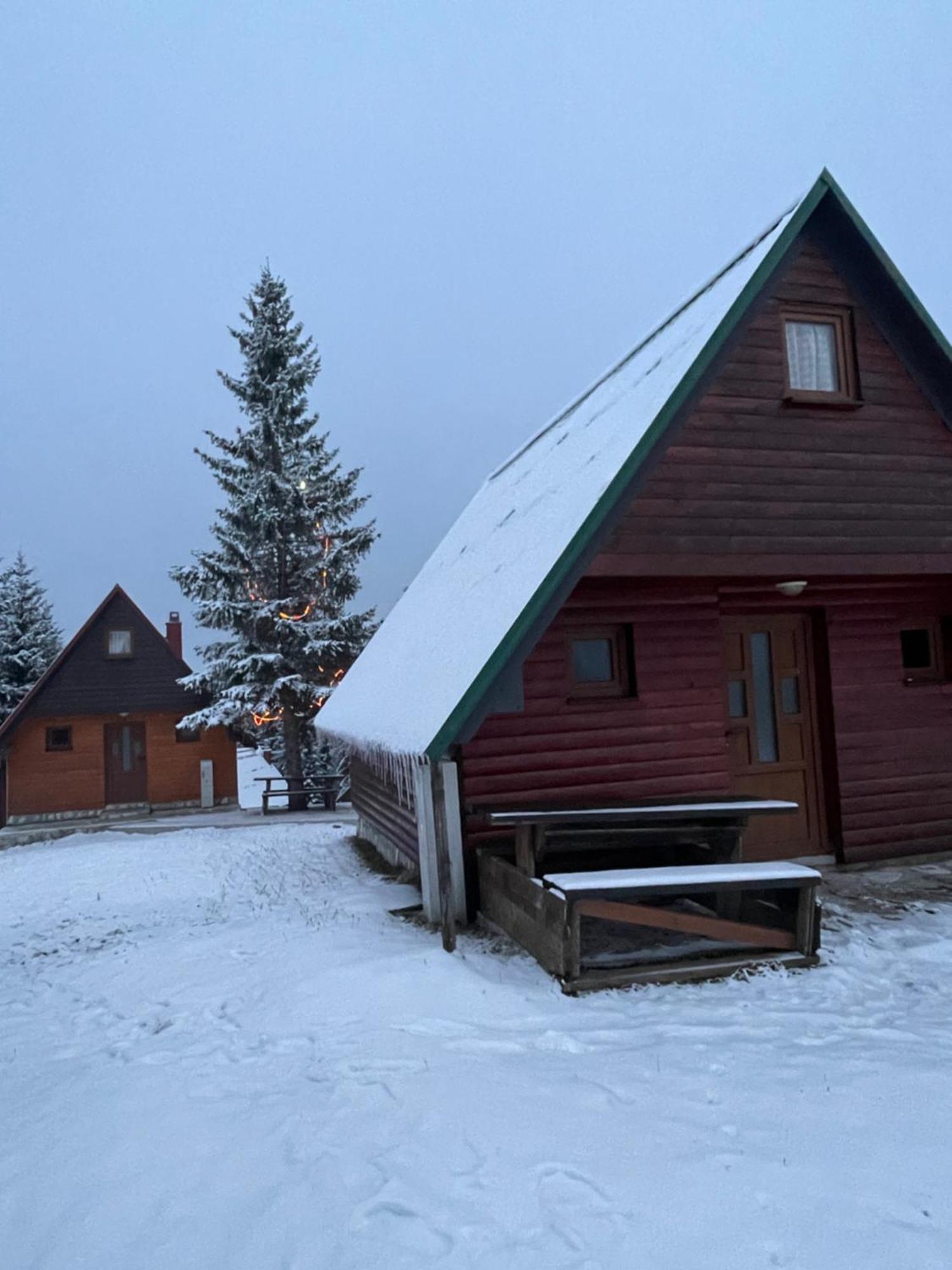 Bungalows Krstajic 자블야크 외부 사진