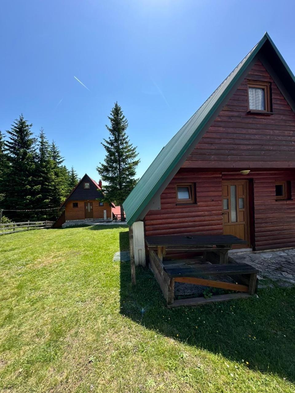 Bungalows Krstajic 자블야크 외부 사진