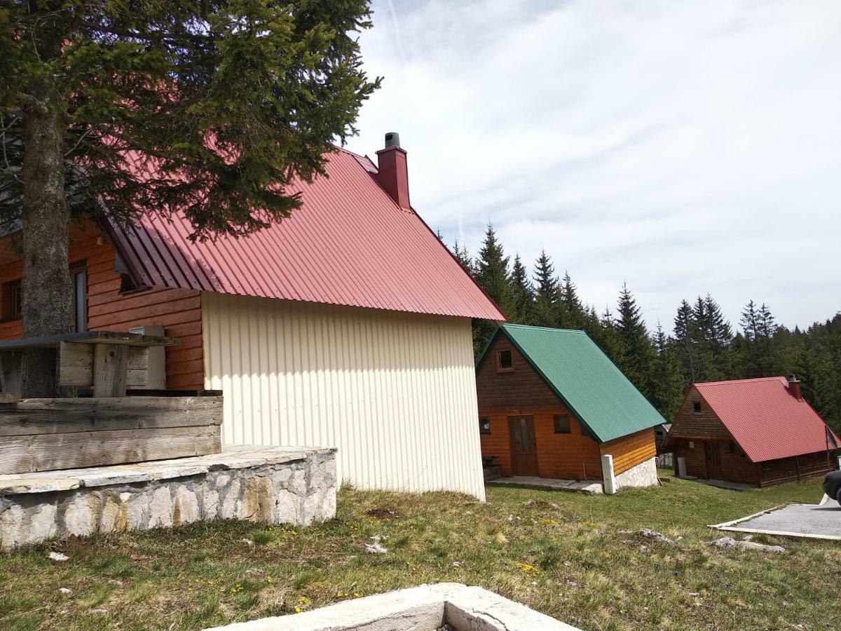 Bungalows Krstajic 자블야크 외부 사진
